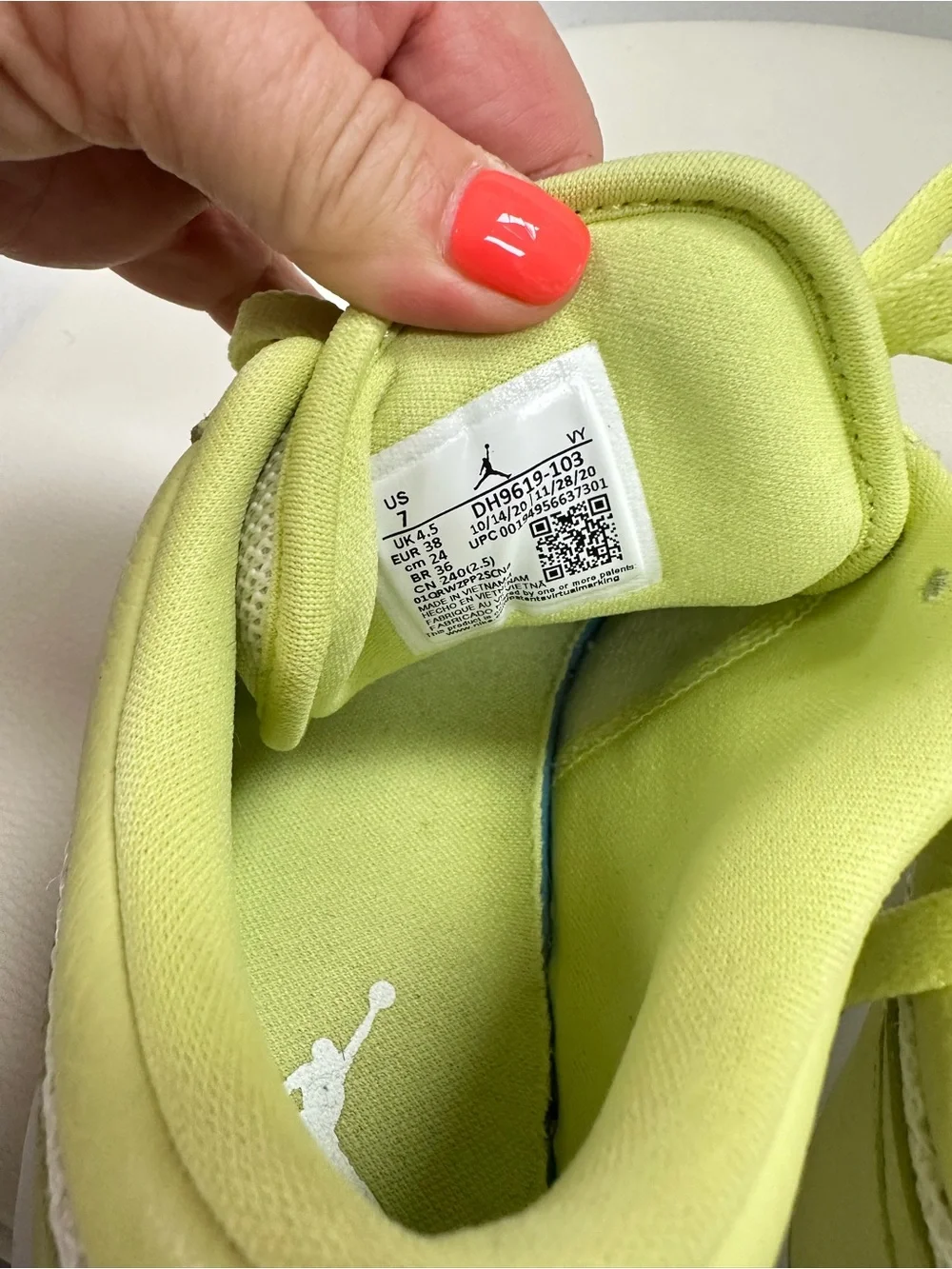 Nike Air Jordan 1 Low Lime Green & White Sneakers Women’s Size 7 (EU 38)